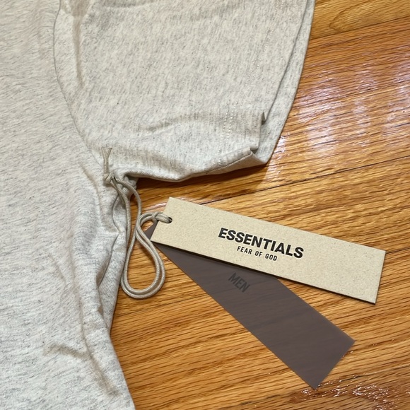 Fear of God Essentials Light Oatmeal Mens T-shirt Size Small (Brand New) - Picture 6 of 12